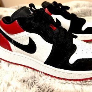 Air Jordan 1 Black Toe